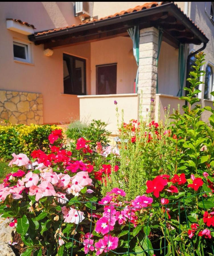 Ferienwohnung Familija Cvitkovic Funtana Exterior foto